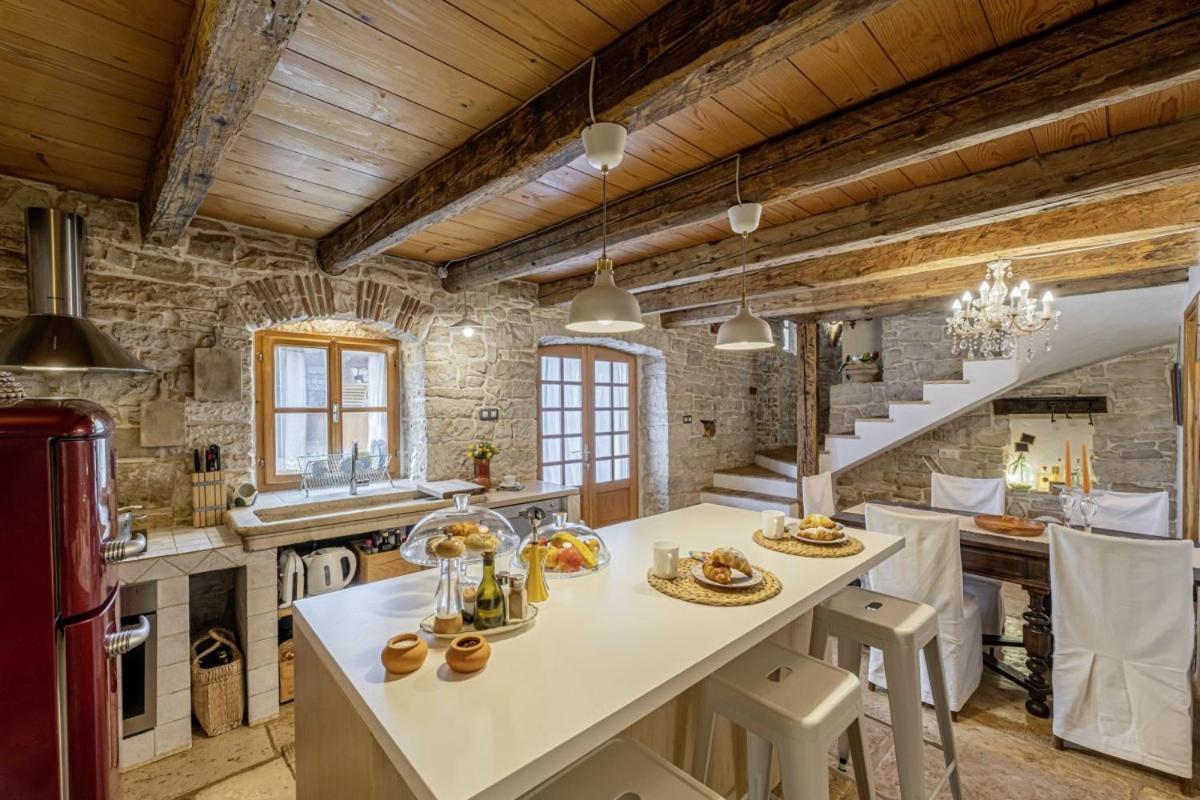 Una in Kranjčići - Haus für 5-6 Personen Svetvinčenat Exterior foto